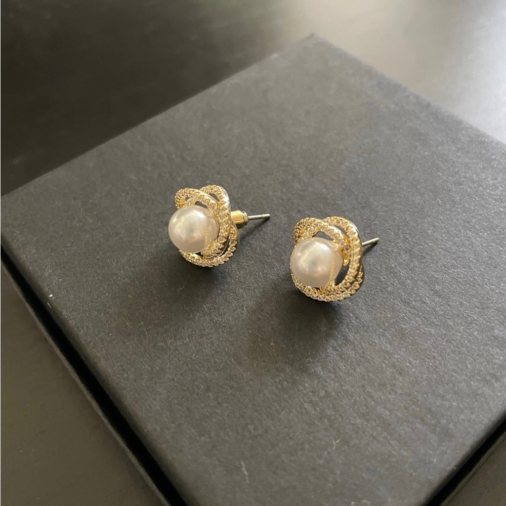 Beautiful fashion trend earrings